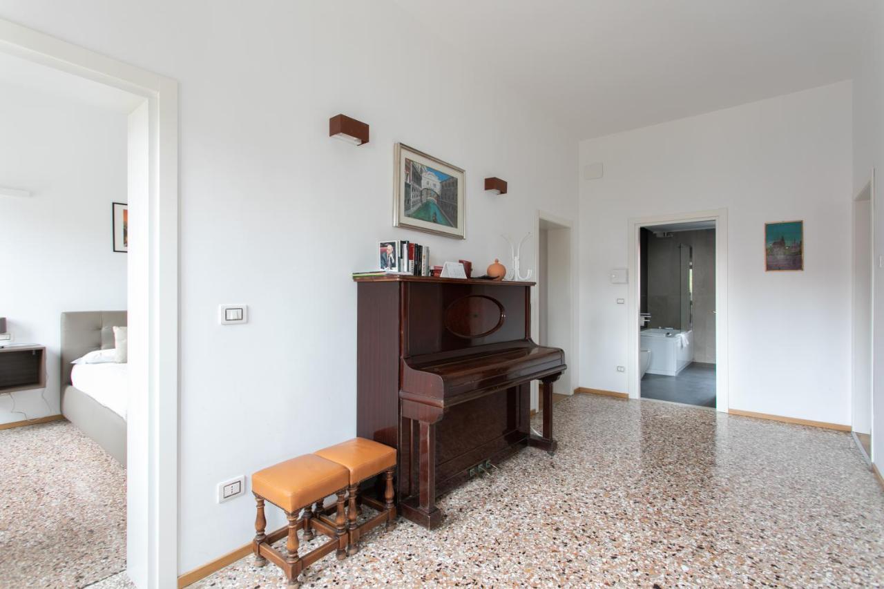 Residenza Pomponi Deluxe Apartment Venice Exterior photo