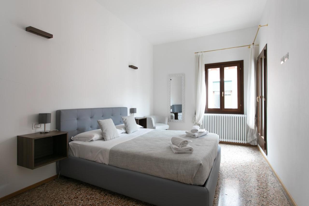 Residenza Pomponi Deluxe Apartment Venice Exterior photo