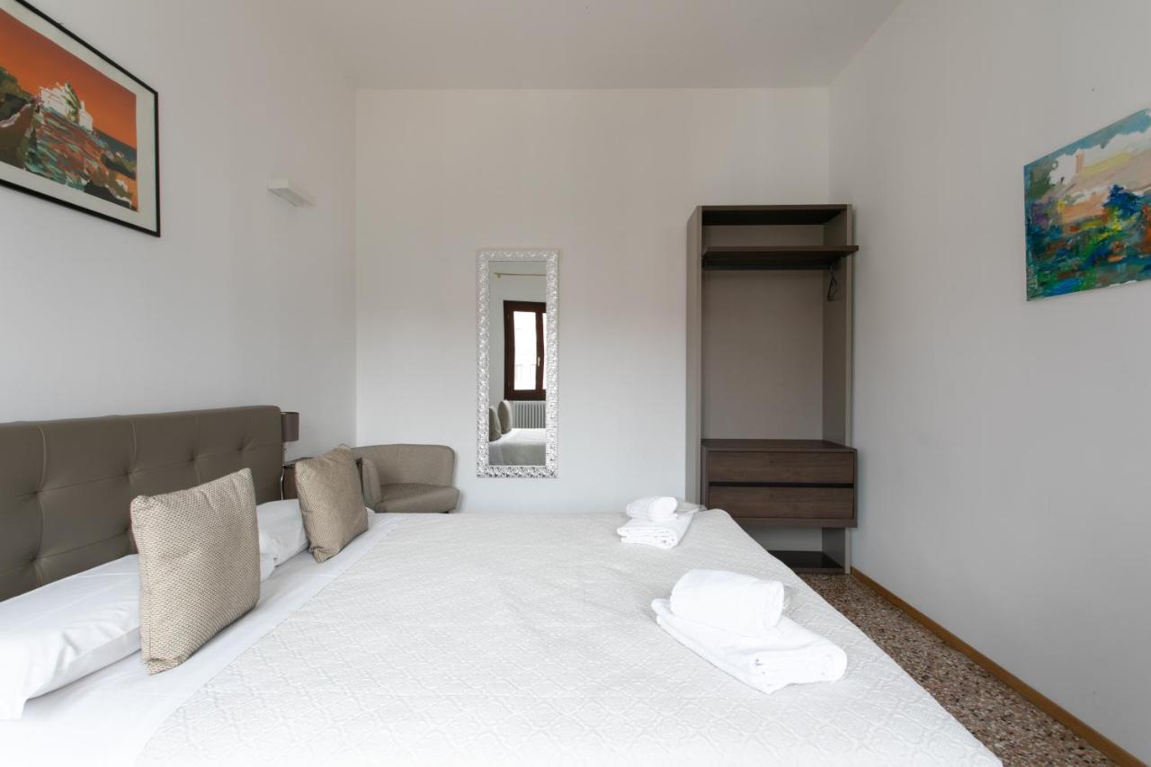 Residenza Pomponi Deluxe Apartment Venice Exterior photo